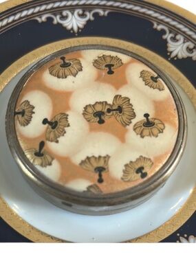 Vintage 30’s Coty Lalique Art Deco Powder Compact